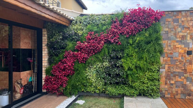 Jardim Vertical feito por Iedes Campezzi