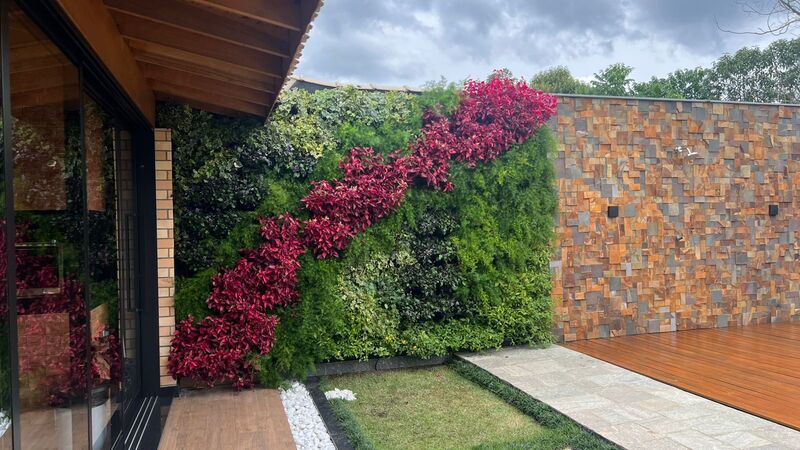 Jardim Vertical feito por Iedes Campezzi